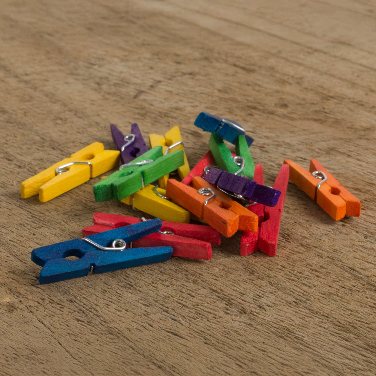 WOODEN PEGS